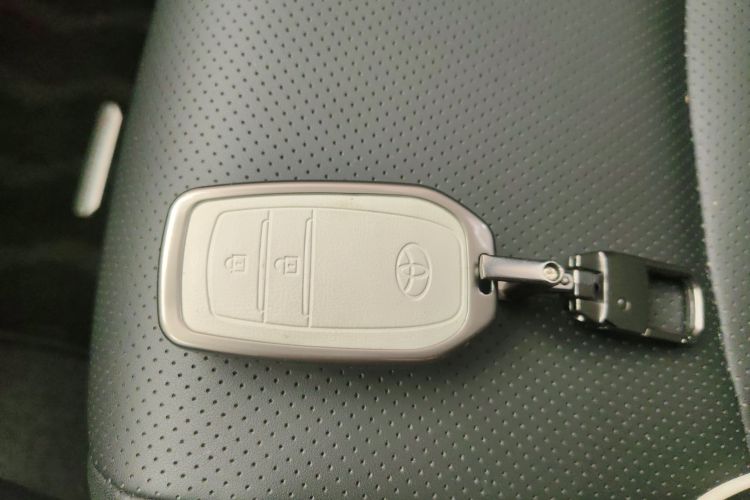 Toyota Corolla Cross 2024 изображение автомобиля #10