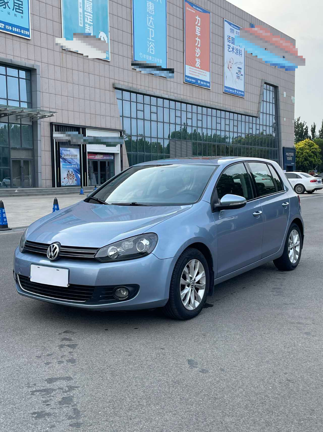 Volkswagen Golf 2012 car image #2