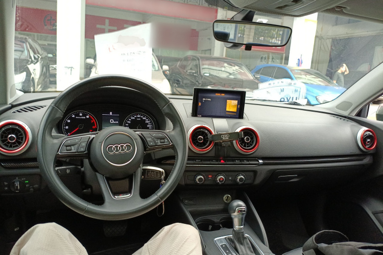 Audi A3 2019 car image #10