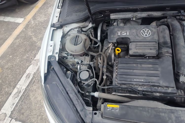 Volkswagen Golf 2019 car image #23