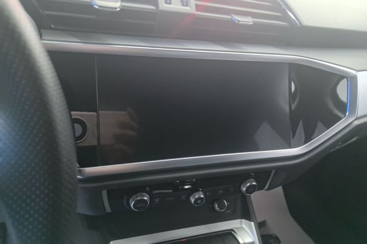 Audi Q3 2019 #13 Audi Q3 2019 car image #13
