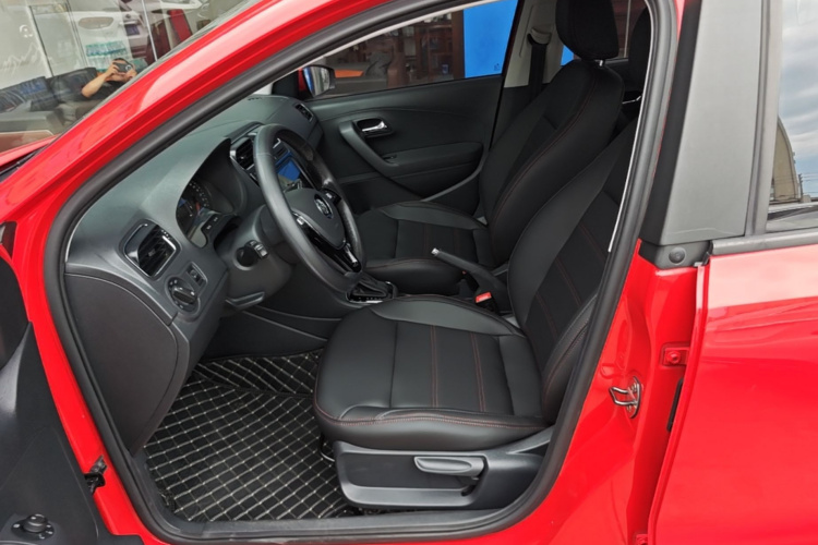 Volkswagen Polo 2018 car image #15