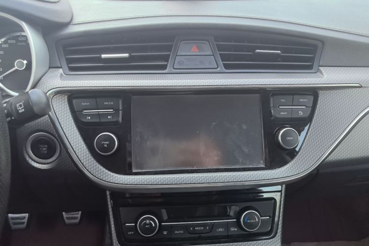 GEELY Emgrand GS 2018 car image #13