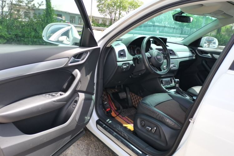 Audi Q3 2019 #16 Audi Q3 2019 car image #16