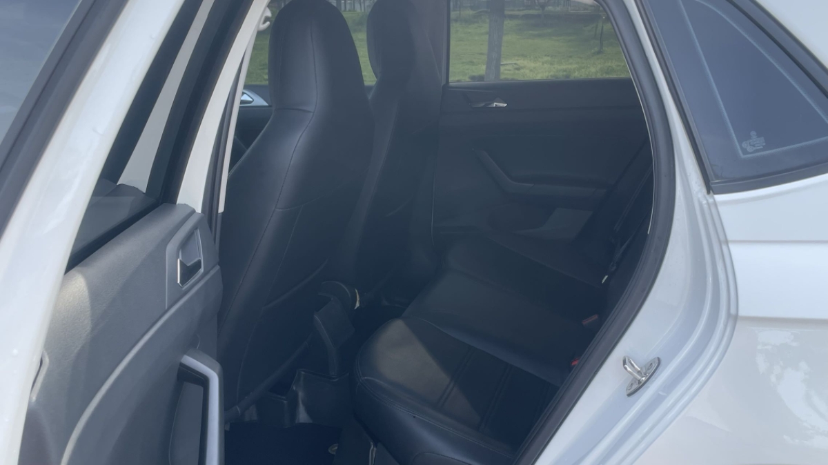 Volkswagen Polo 2023 car image #9