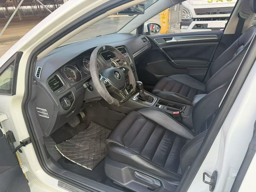 Volkswagen Golf 2014 car image #2