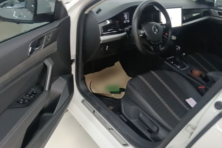 Volkswagen Lavida 2021 car image #16