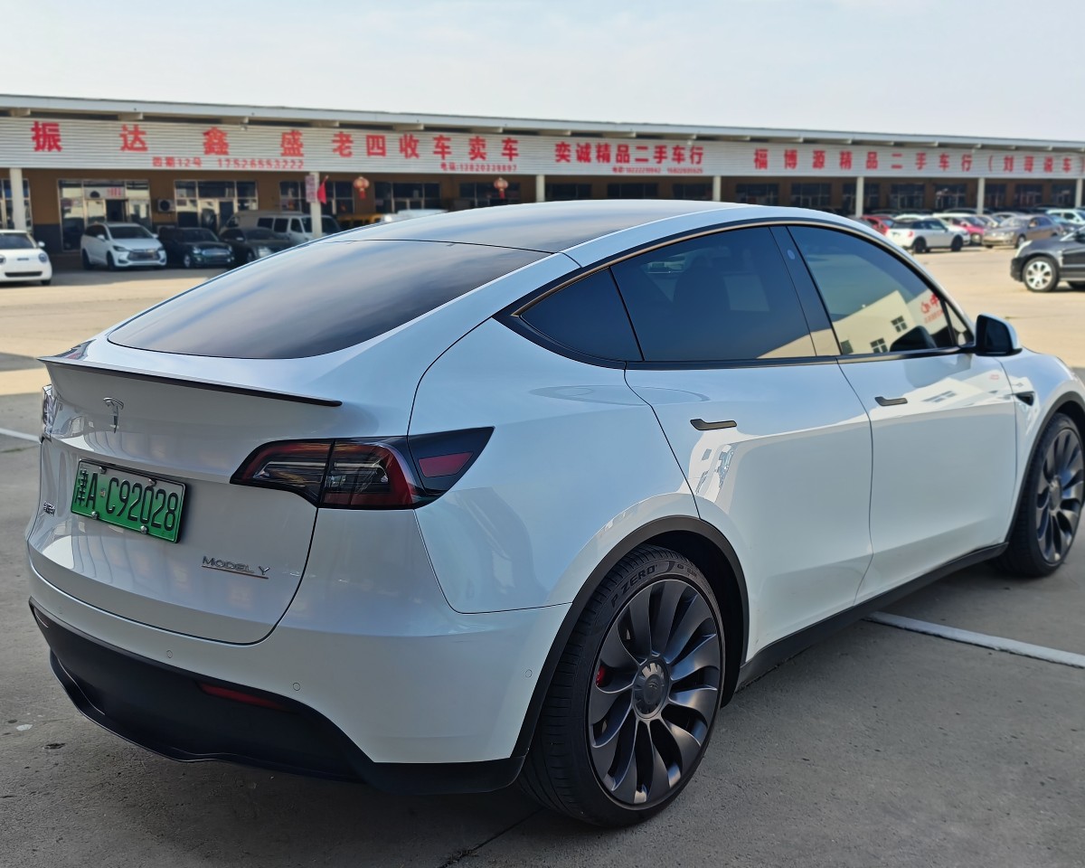 Tesla Model Y 2022 car image #4