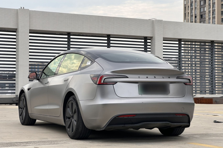 Tesla Model 3 2024 car image #5