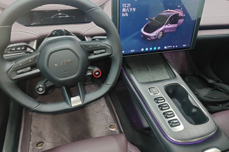 MI SU7 2025 immagine di auto #18