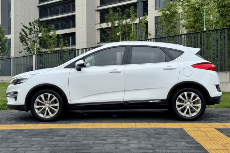 GEELY Emgrand GS 2017 car image #4