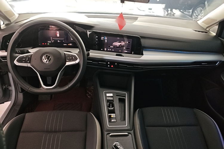 Volkswagen Golf 2023 #11 Volkswagen Golf 2023 car image #11