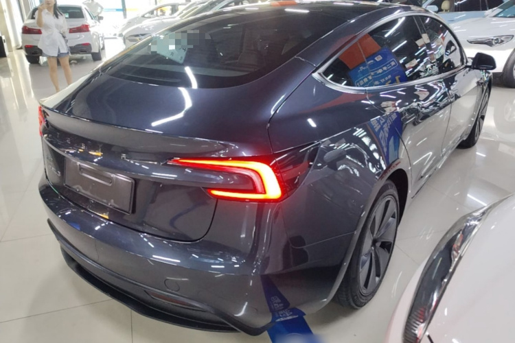 Tesla Model 3 2024 car image #7