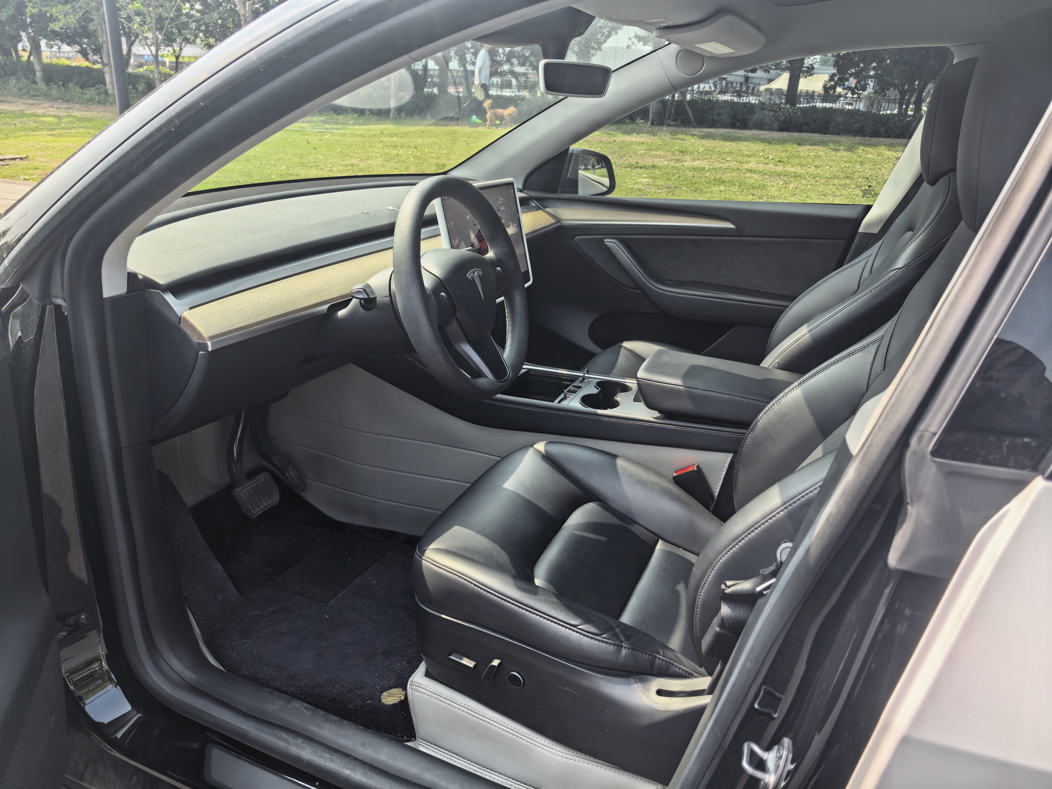 Tesla Model Y 2022 صورة سيارة #6