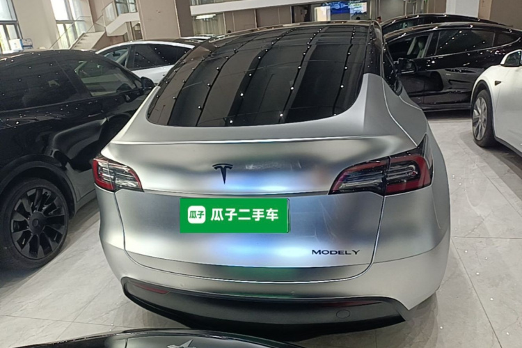 Tesla Model Y 2022 #6 Tesla Model Y 2022 car image #6