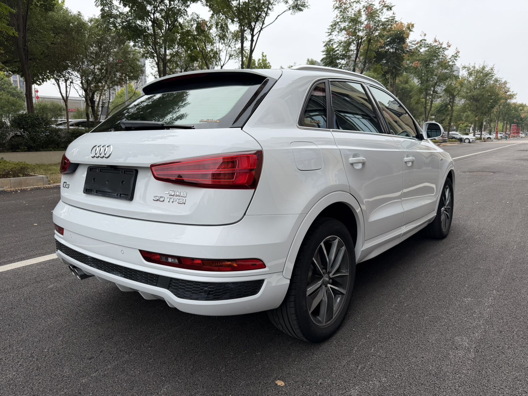 Audi Q3 2019 car image #4