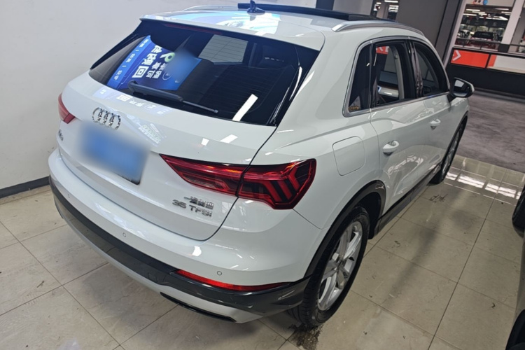 Audi Q3 2020 car image #7