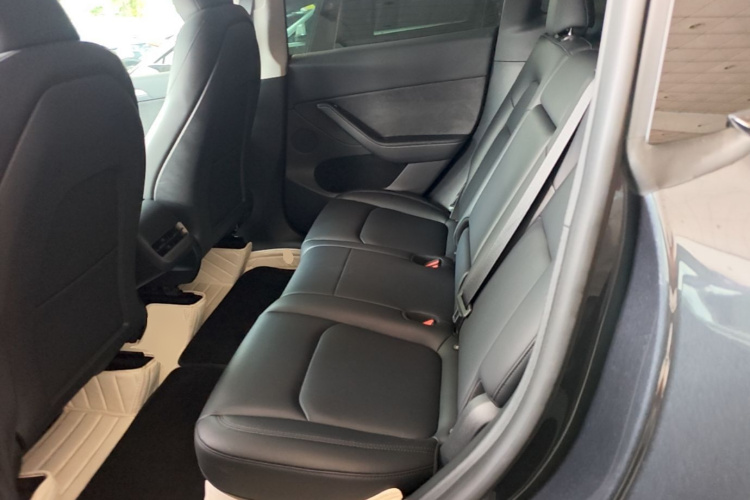 Tesla Model Y 2024 car image #17