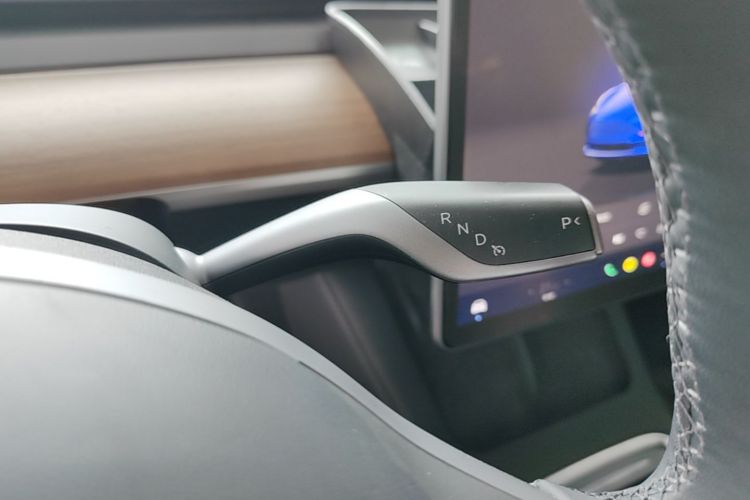 Tesla Model 3 2022 car image #23