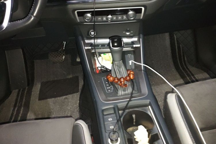 Audi Q3 2022 car image #14