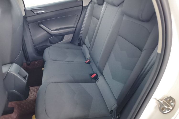 Volkswagen Polo 2021 car image #17