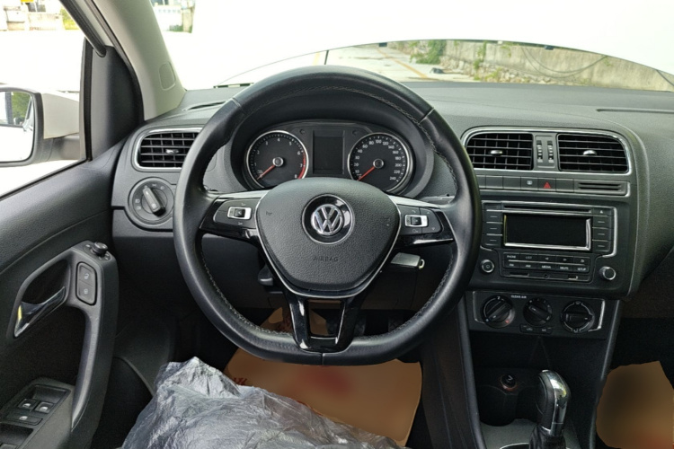 Volkswagen Polo 2017 #11 Volkswagen Polo 2017 car image #11