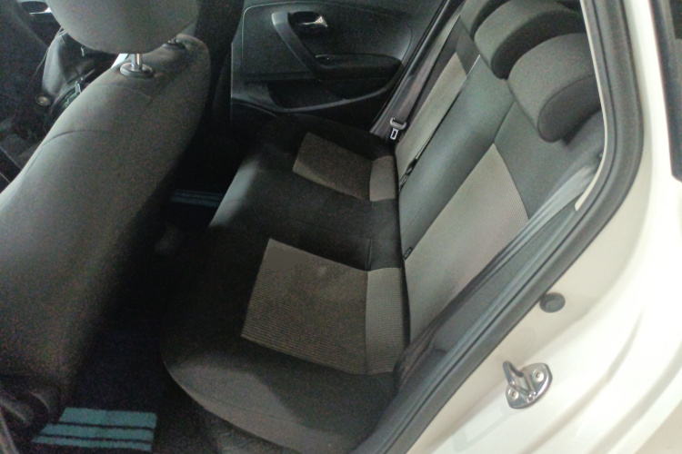 Volkswagen Polo 2016 imagem de carro #17