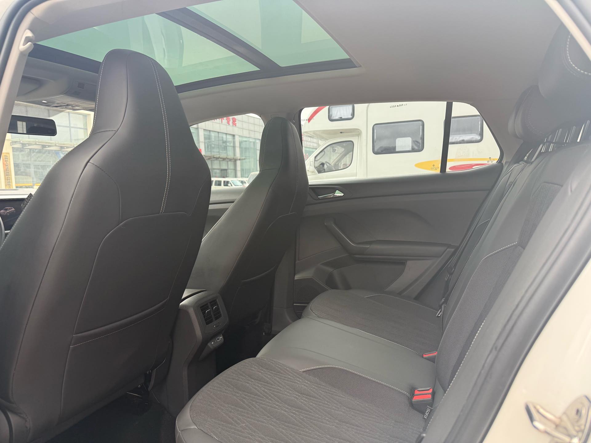 Volkswagen T-Cross 2021 car image #8