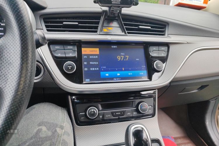 GEELY Emgrand GS 2017 car image #15