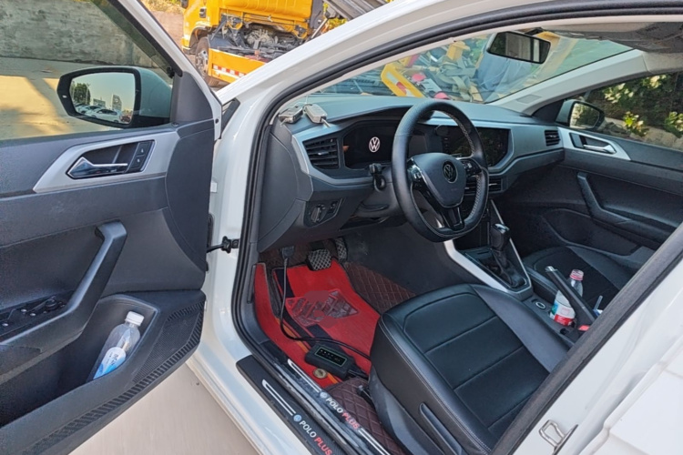 Volkswagen Polo 2024 car image #12