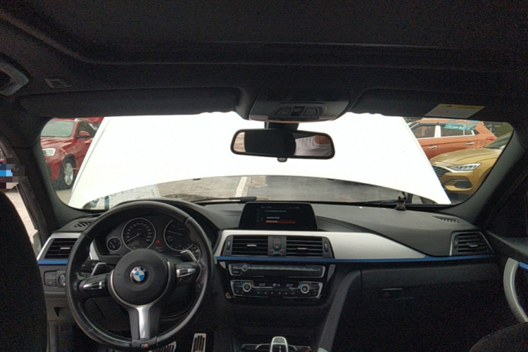 BMW 3 Series 2017 صورة سيارة #18