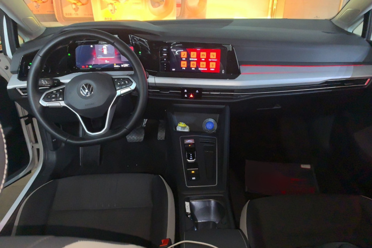 Volkswagen Golf 2022 imagen de coche #10