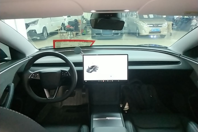 Tesla Model 3 2024 car image #10