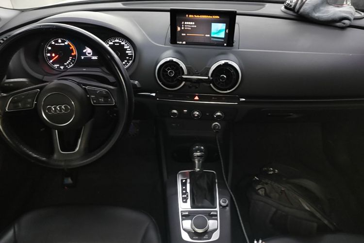 Audi A3 2019 car image #10