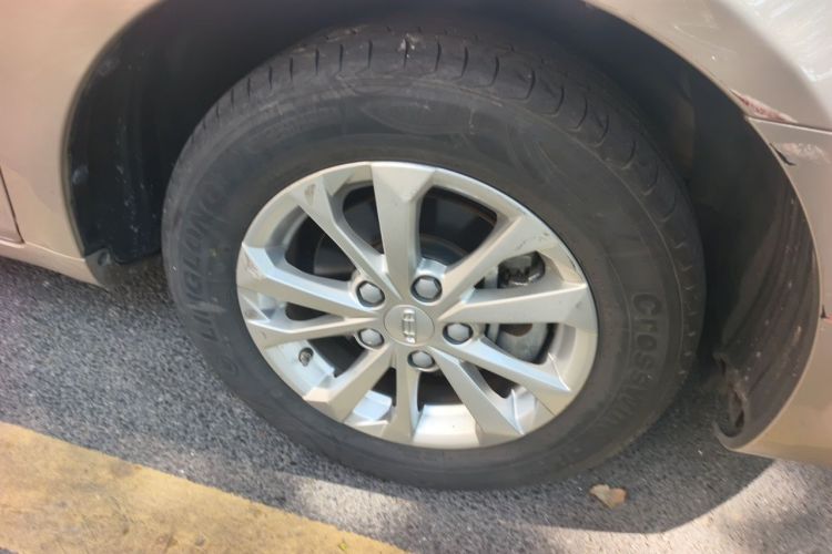 GEELY Emgrand 2021 car image #9