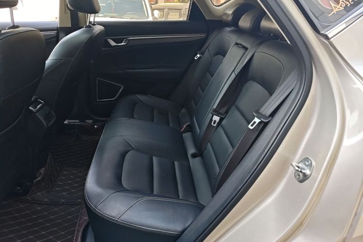 GEELY Emgrand GS 2018 car image #17
