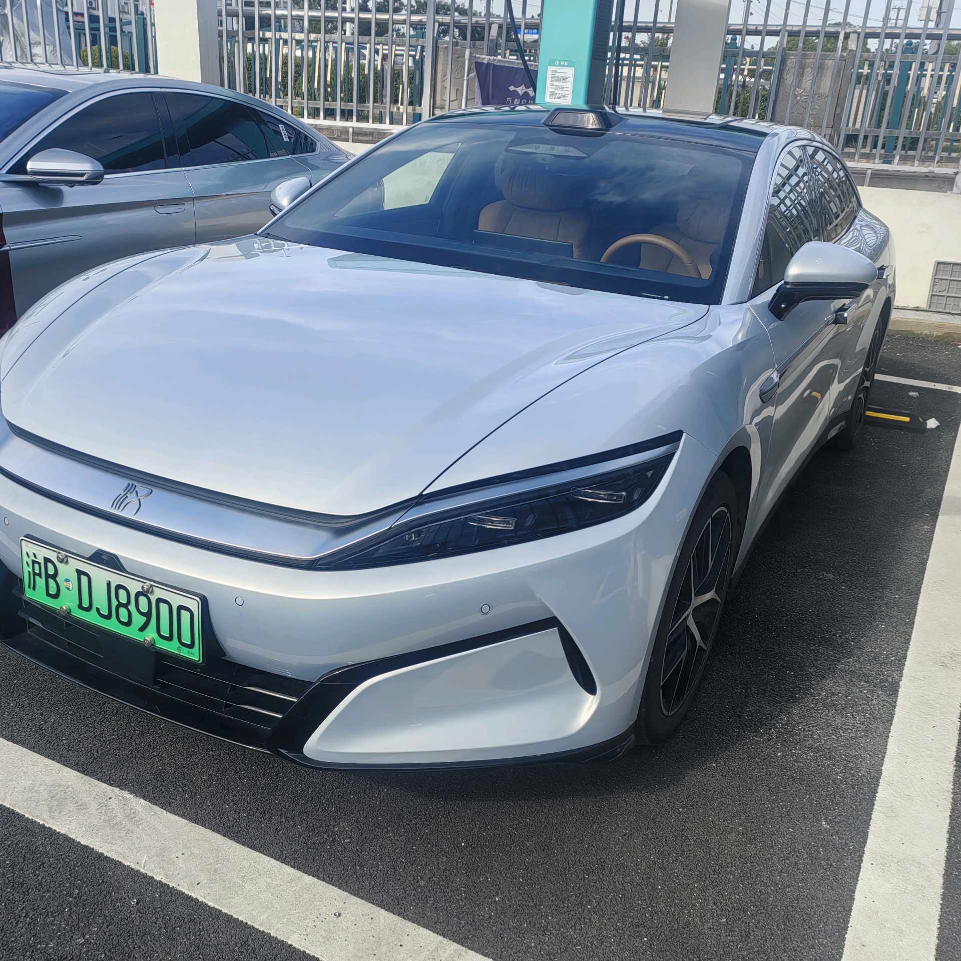 BYD HanL 2025 car image 
