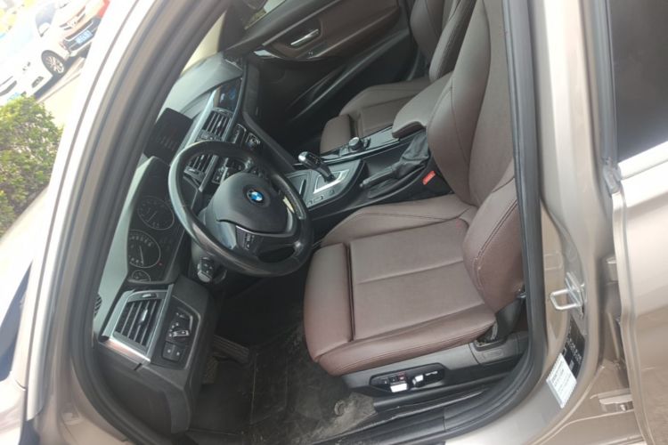BMW 3 Series 2018 car image #15
