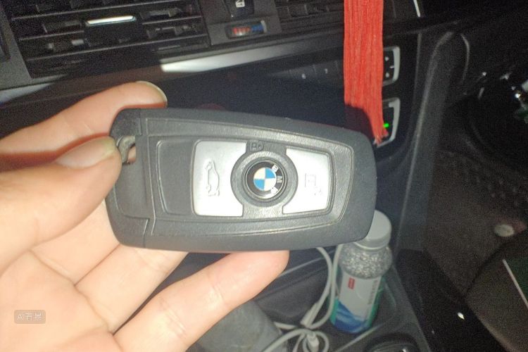 BMW 3 Series 2019 #10 BMW 3 Series 2019 car image #10