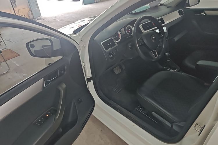 Skoda Rapid 2018 #12 Skoda Rapid 2018 car image #12