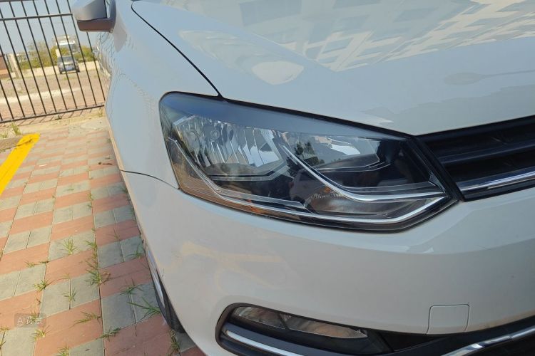 Volkswagen Polo 2016 car image #8