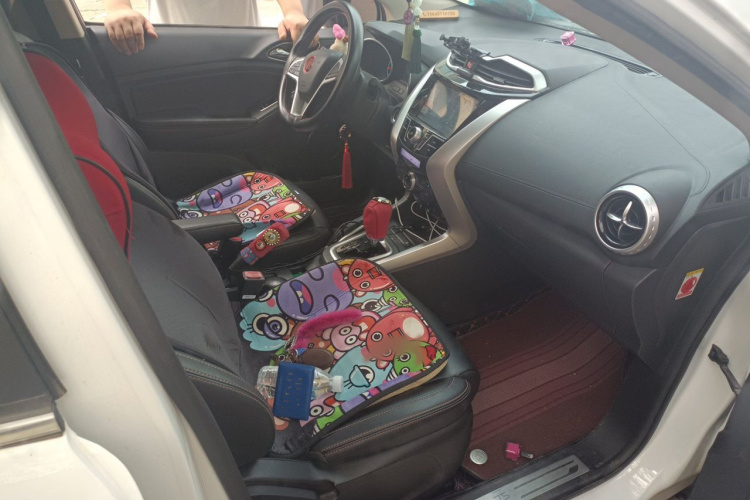 BYD Yuan 2018 #24 BYD Yuan 2018 car image #24