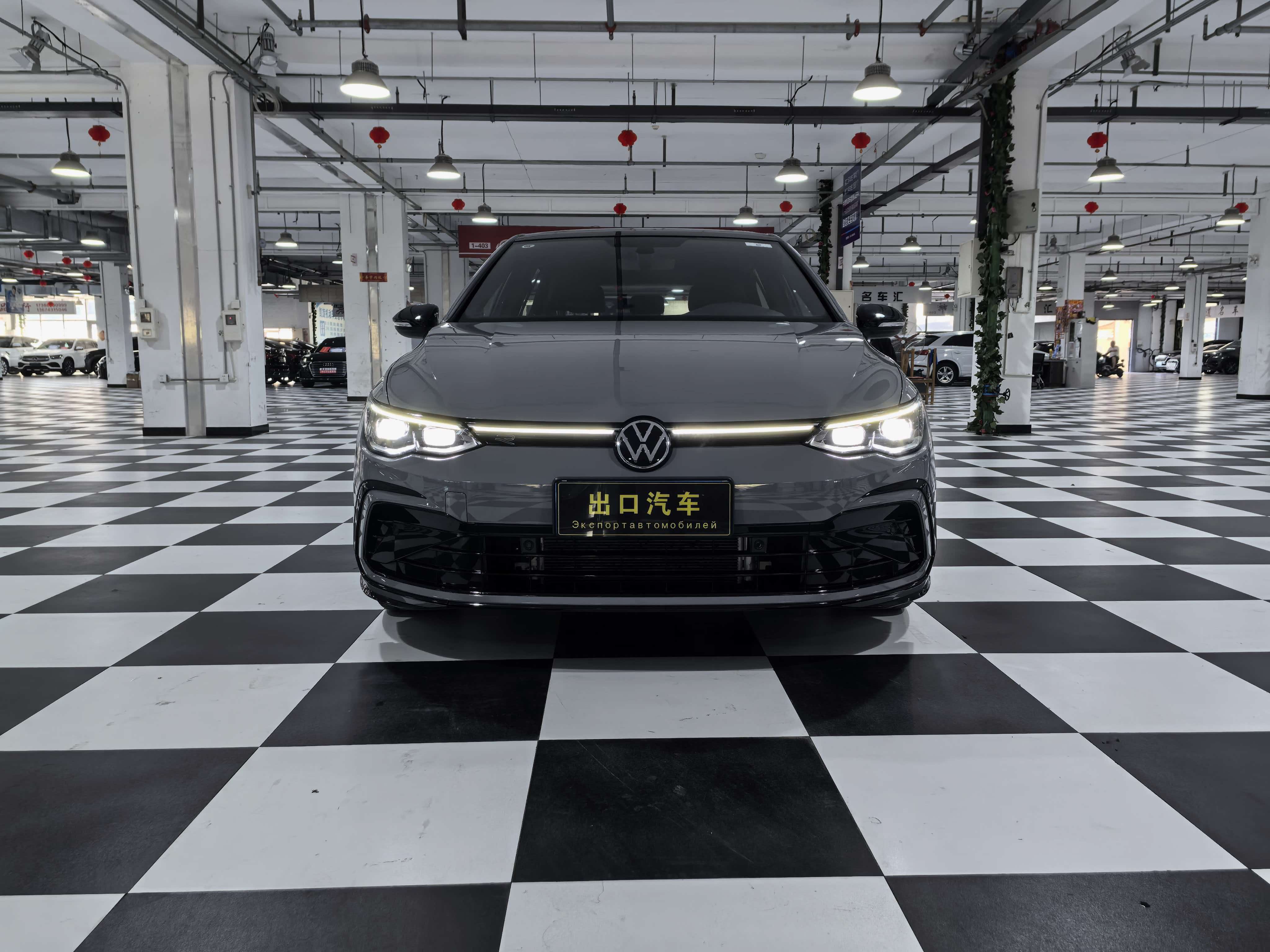 Volkswagen Golf 2023 car image #2