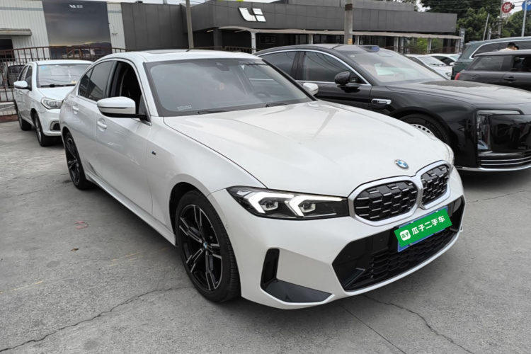 BMW 3 Series 2024 #4 BMW 3 Series 2024 car image #4