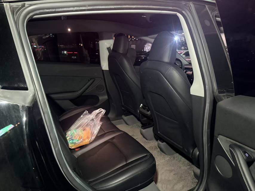 Tesla Model Y 2023 #6 Tesla Model Y 2023 car image #6