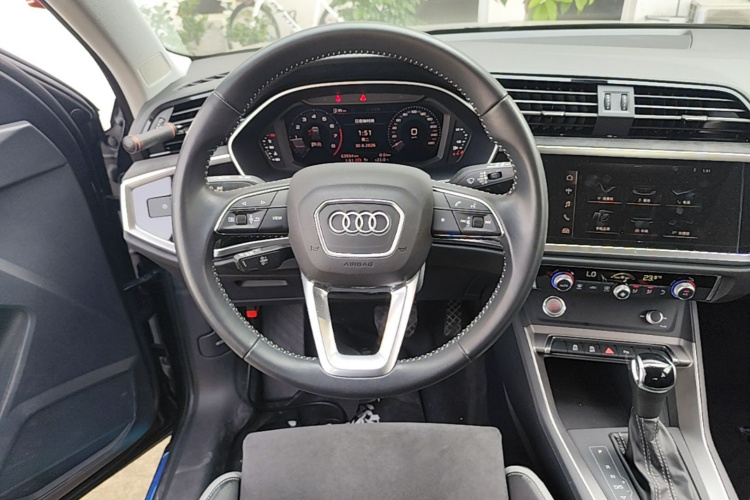 Audi Q3 2021 imagen de coche #15