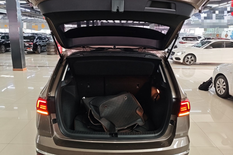 Volkswagen Tharu 2019 #19 Volkswagen Tharu 2019 car image #19