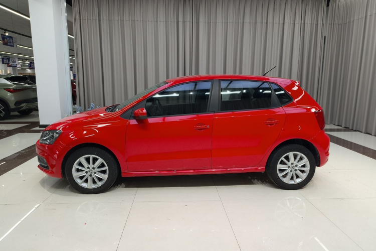 Volkswagen Polo 2014 car image #7