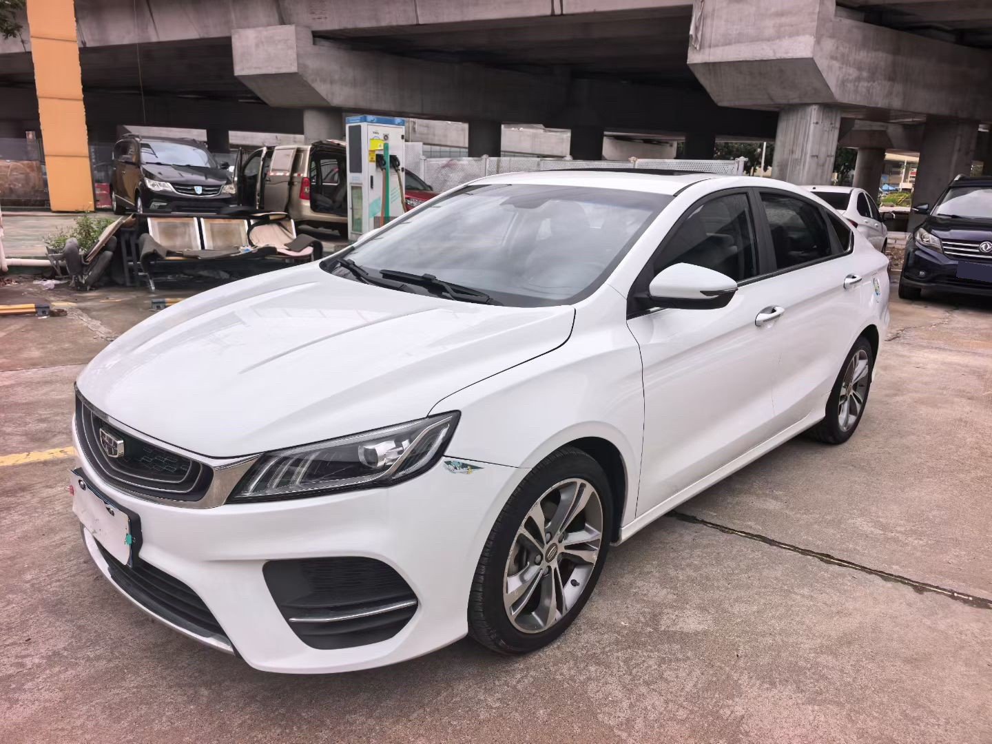 GEELY Binray 2019 immagine di auto 