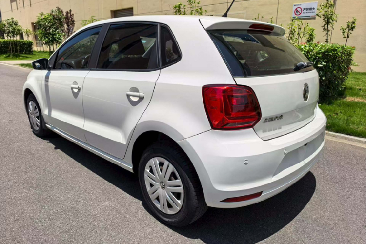 Volkswagen Polo 2015 #4 Volkswagen Polo 2015 car image #4
